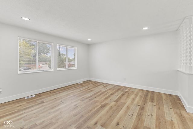 3910 Mistletoe Drive, Indianapolis, IN 46237