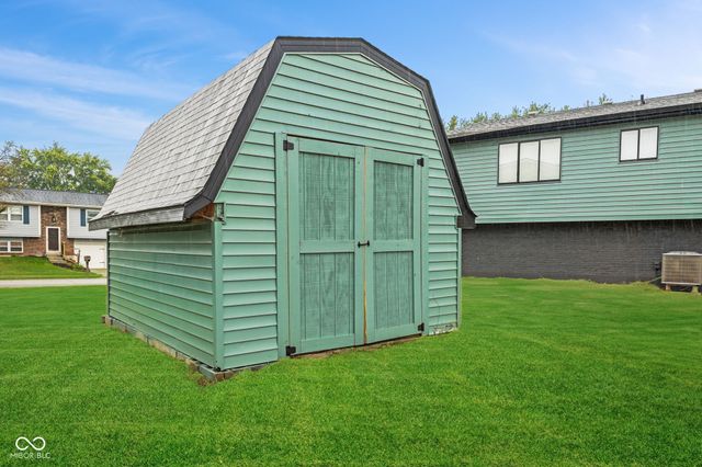 3910 Mistletoe Drive, Indianapolis, IN 46237