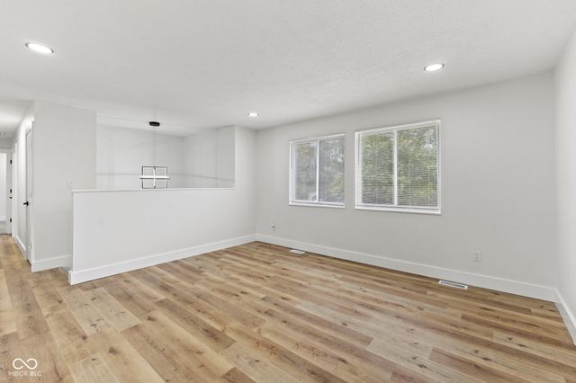 3910 Mistletoe Drive, Indianapolis, IN 46237