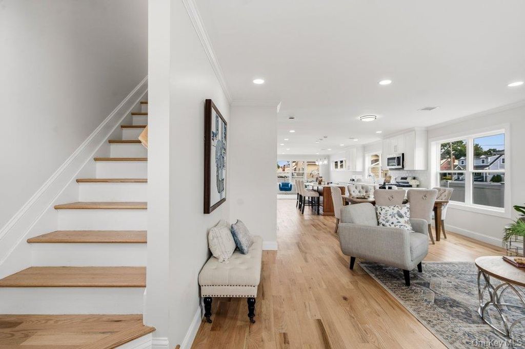 710 Franklin Avenue, Massapequa, NY 11758 — photo 2