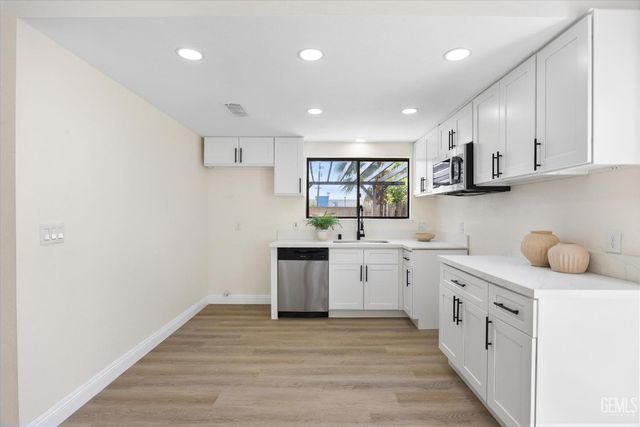 6921 Natchitoches Way, Bakersfield, CA 93309
