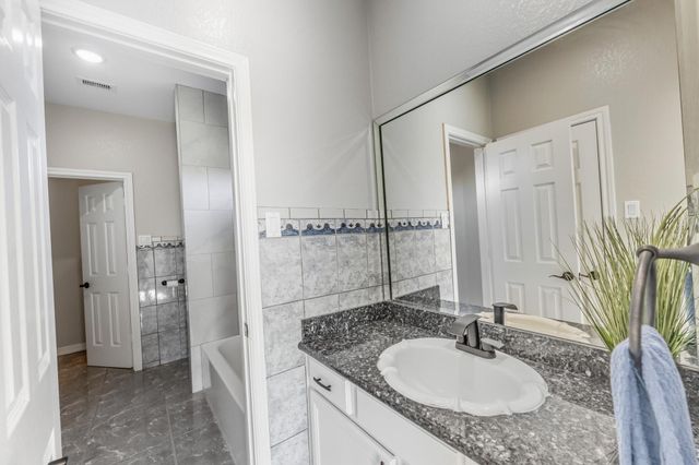 33 Chandlers Way, Huntsville, TX 77320