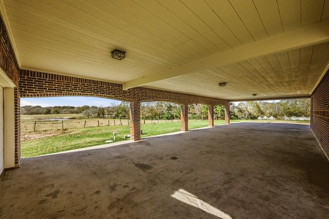 33 Chandlers Way, Huntsville, TX 77320