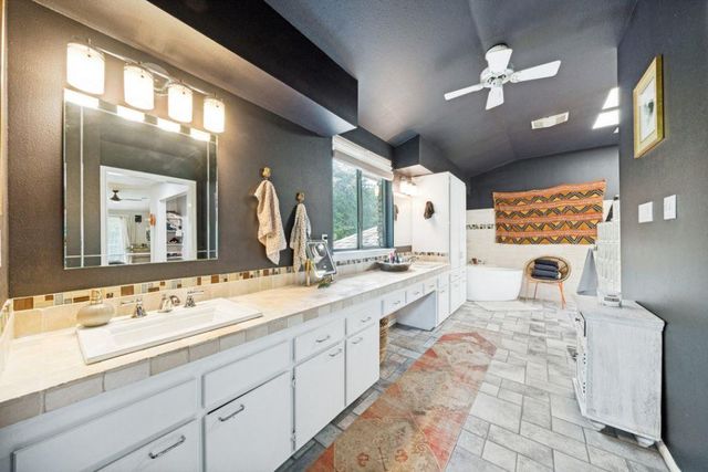 5804 Ginre CV, Austin, TX 78759
