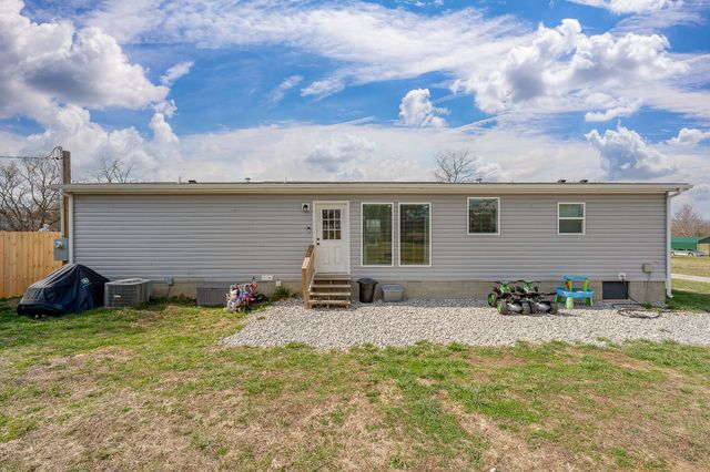 2196 Bethany Rd, Mcminnville, TN 37110