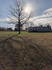 2196 Bethany Rd, Mcminnville, TN 37110