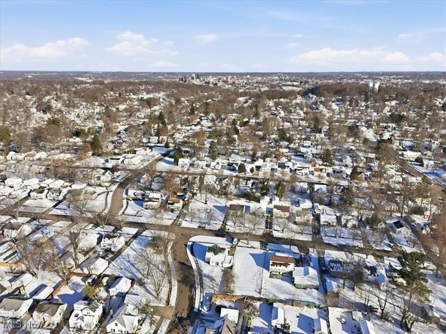 1188 Hardesty Boulevard, Akron, OH 44320