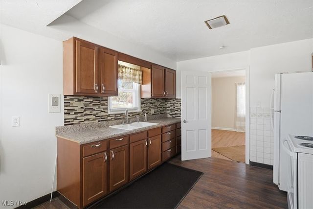 1188 Hardesty Boulevard, Akron, OH 44320