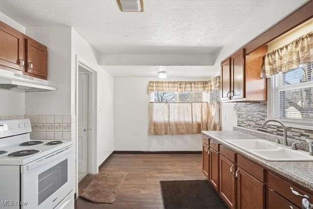 1188 Hardesty Boulevard, Akron, OH 44320