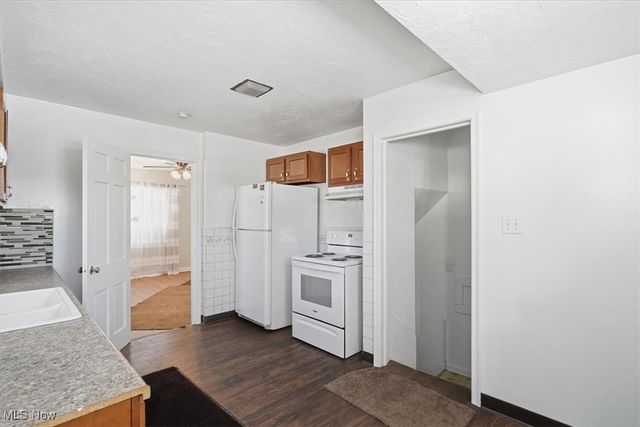 1188 Hardesty Boulevard, Akron, OH 44320