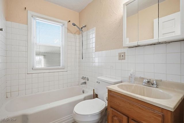 1188 Hardesty Boulevard, Akron, OH 44320