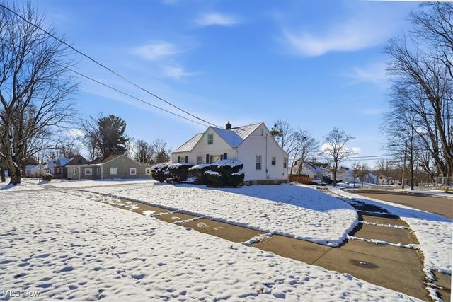 1188 Hardesty Boulevard, Akron, OH 44320