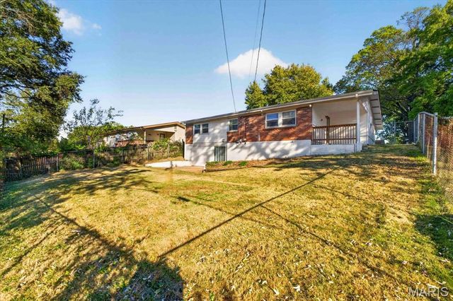 2522 Hackman Drive, St Louis, MO 63136
