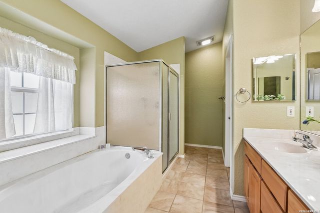 1217 Victory, Kerrville, TX 78028