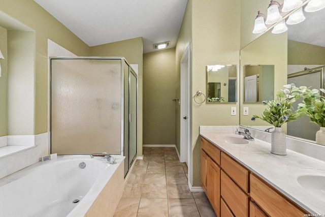1217 Victory, Kerrville, TX 78028