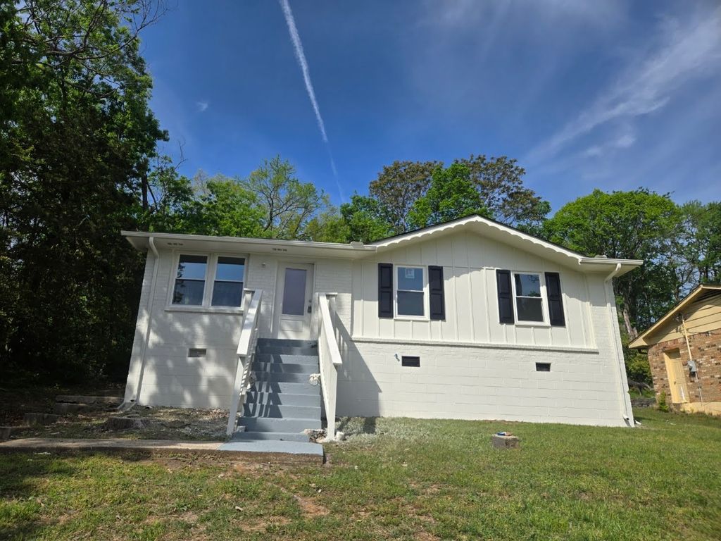 2316 Woodridge Dr, Nashville, TN 37207
