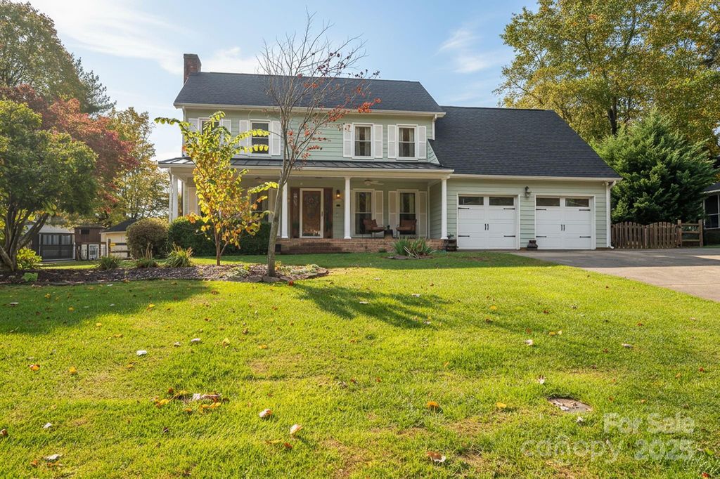 1309 Hunters Crossing Lane, Gastonia, NC 28054