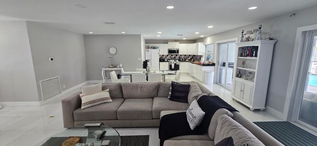 288 NW 89th Avenue, Coral Springs, FL 33071