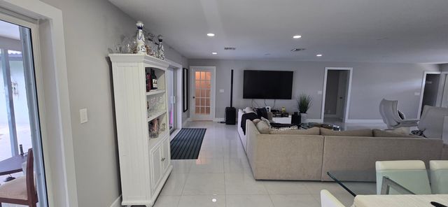 288 NW 89th Avenue, Coral Springs, FL 33071