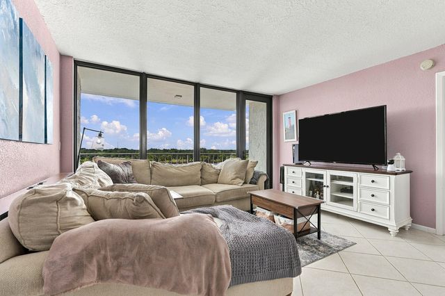 336 Golfview Road Unit 519, North Palm Beach, FL 33408