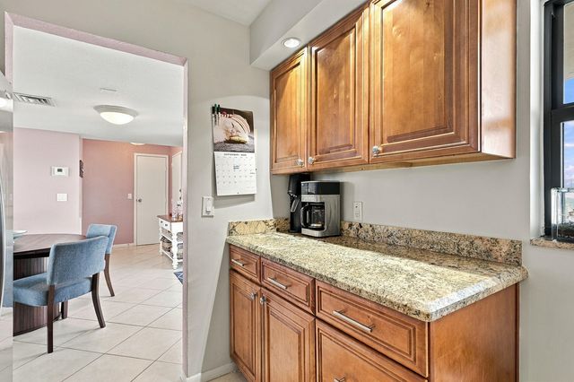 336 Golfview Road Unit 519, North Palm Beach, FL 33408