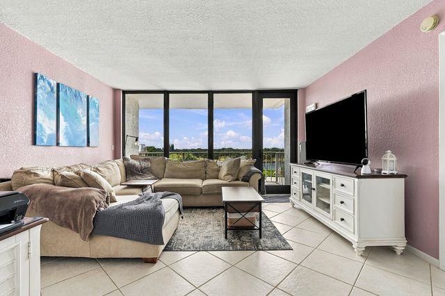 336 Golfview Road Unit 519, North Palm Beach, FL 33408