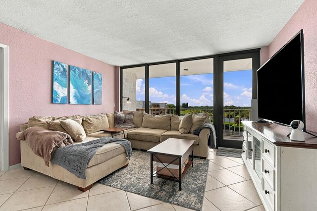 336 Golfview Road Unit 519, North Palm Beach, FL 33408