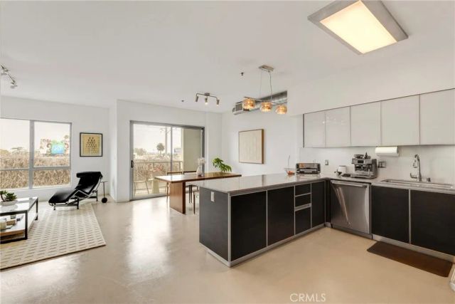11500 Tennessee Avenue 330, Los Angeles, CA 90064
