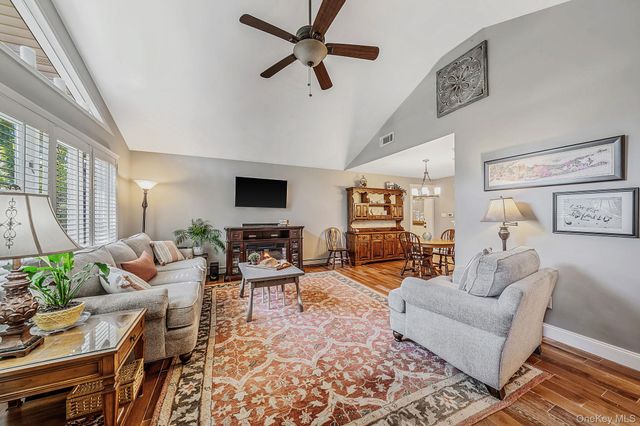 1 Honey Lane, Miller Place, NY 11764