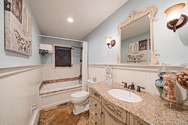 1 Honey Lane, Miller Place, NY 11764