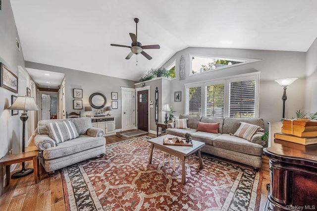 1 Honey Lane, Miller Place, NY 11764