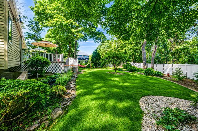 1 Honey Lane, Miller Place, NY 11764