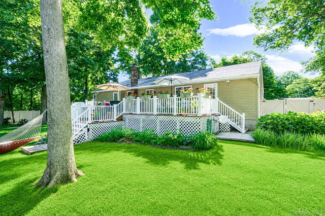 1 Honey Lane, Miller Place, NY 11764