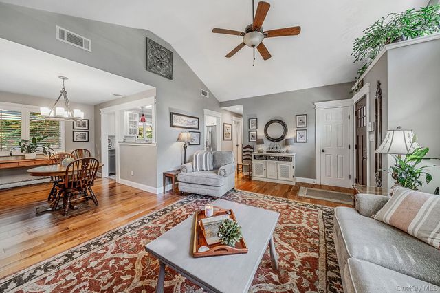 1 Honey Lane, Miller Place, NY 11764