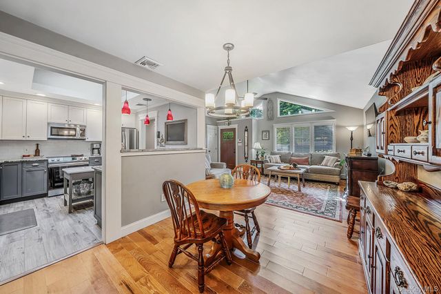 1 Honey Lane, Miller Place, NY 11764