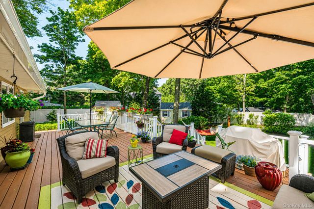 1 Honey Lane, Miller Place, NY 11764