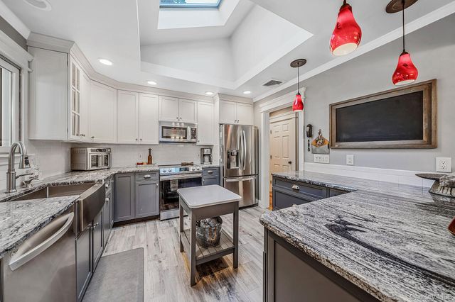 1 Honey Lane, Miller Place, NY 11764