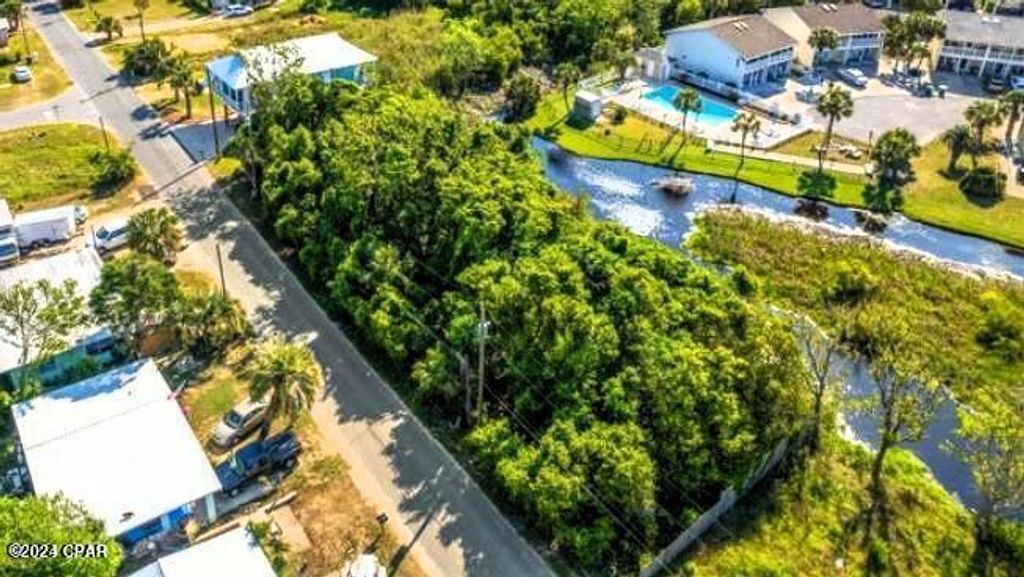 Image 3 of property listing at 124 Deluna Place, Panama City Beach, FL 32413