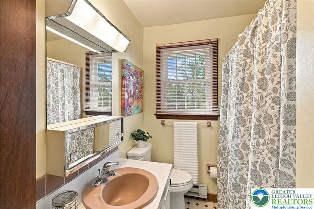 3834 Estate Drive, North Whitehall Twp, PA 18078