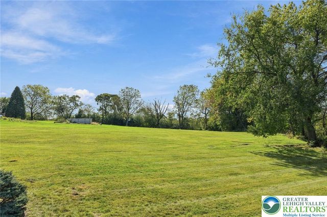 3834 Estate Drive, North Whitehall Twp, PA 18078
