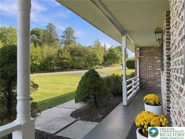 3834 Estate Drive, North Whitehall Twp, PA 18078
