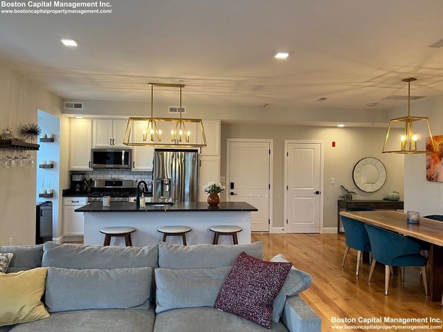 14 Williams St 4, Chelsea, MA 02150