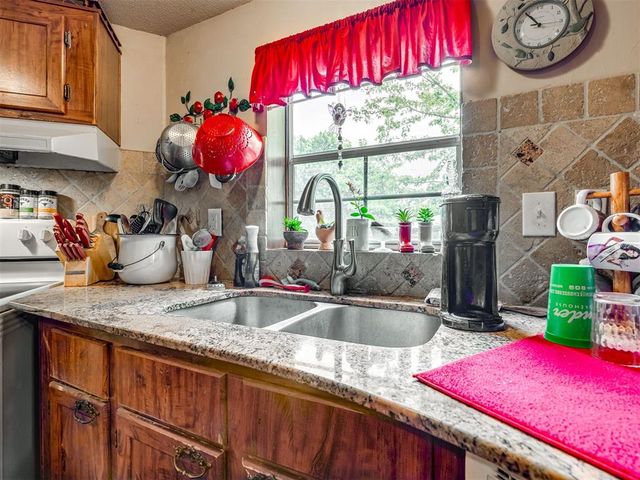 23722 Dibble Creek Road, Blanchard, OK 73010