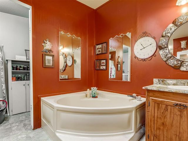 23722 Dibble Creek Road, Blanchard, OK 73010