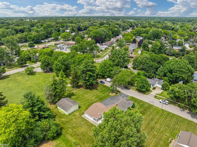 1018 Mildred Street, Flushing, MI 48433