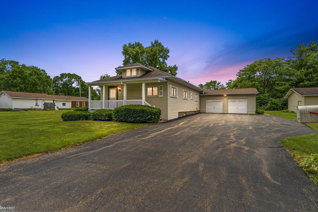 1018 Mildred Street, Flushing, MI 48433