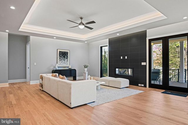 1052 BALLS HILL RD, Mclean, VA 22101