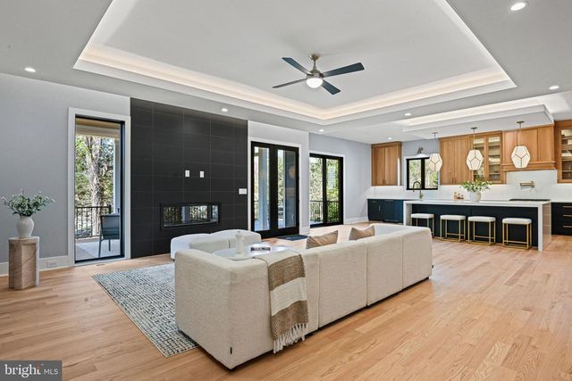 1052 BALLS HILL RD, Mclean, VA 22101