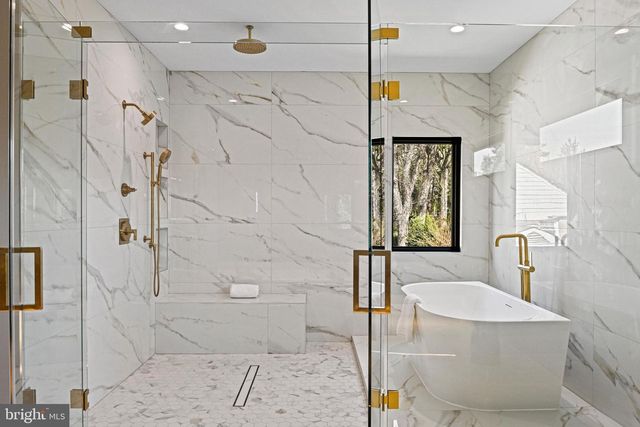 1052 BALLS HILL RD, Mclean, VA 22101