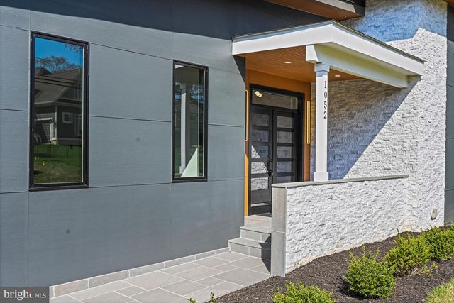 1052 BALLS HILL RD, Mclean, VA 22101